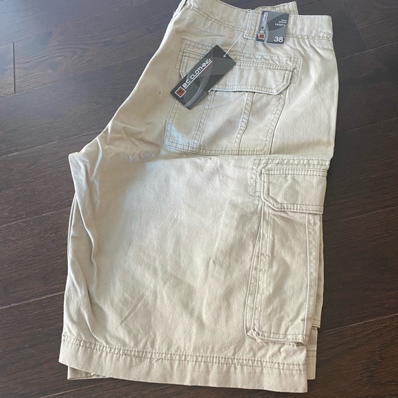 Brand new men’s cargo shorts - Picture 2 of 2